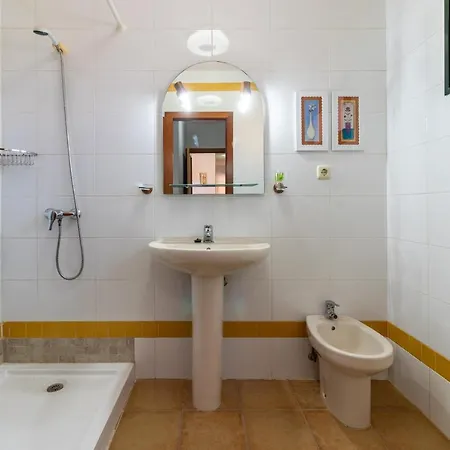 Flatguest Poleo Villa La Oliva