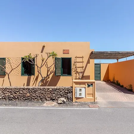 Flatguest Poleo Villa La Oliva