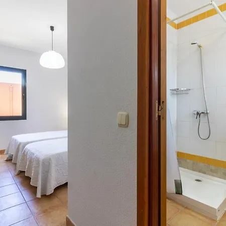 Flatguest Poleo Villa *
