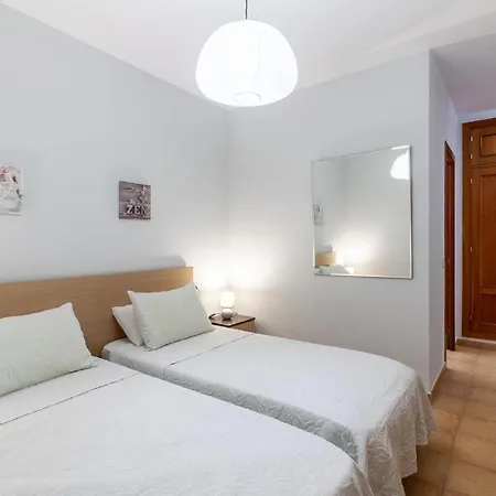 Flatguest Poleo Villa La Oliva